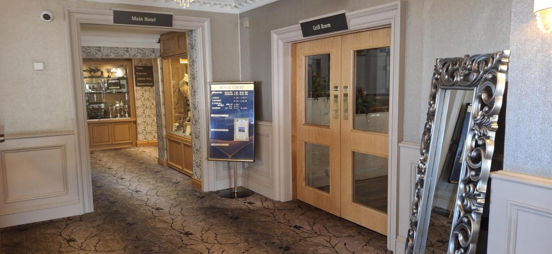 Royal Court Hotel Portrush Εξωτερικό φωτογραφία